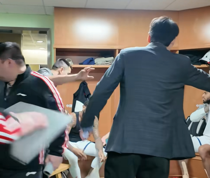 hth官网-淘汰浙江更衣室！邱彪体恤外援，总结变认哥现场，与全队打成一片|山东队|浙江队|陈林坚|德雷克·鲍威尔|诺曼·鲍威尔_新浪体育_新浪新闻