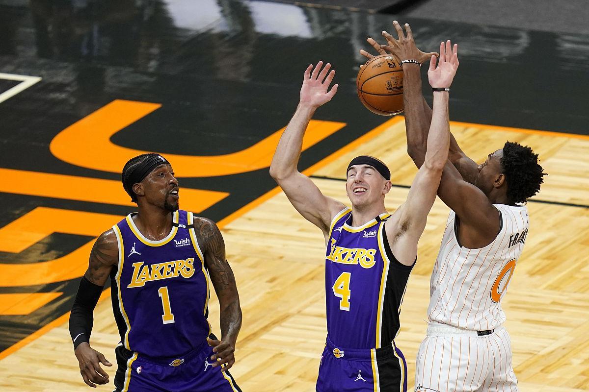 hthapp下载-湖人领先12分惨遭逆转！三大致命败因让黄蜂完成18分大胜