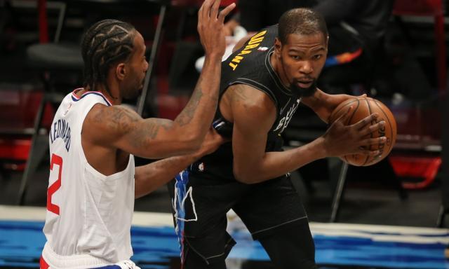 1629965448454012422.jpg 都是什么因素在影响着全明星自由球员们的决定?